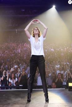 Résultat de recherche d'images pour "celine dion a nice juillet 2017"